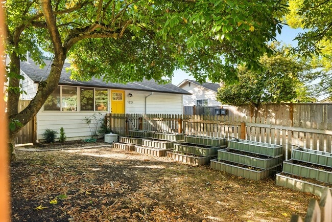 Photo - 123 Martin Luther King Jr Way