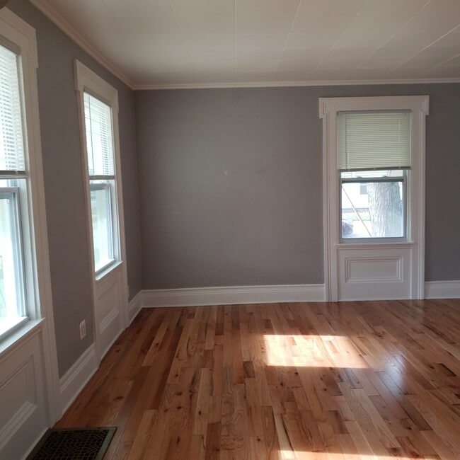 Photo - 223 W Lincoln Ave
