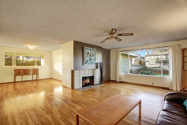 Photo - Bellevue Home