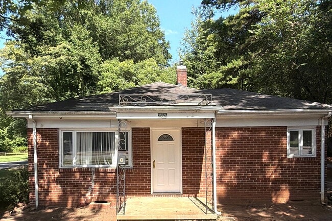 Building Photo - T.R. Lawing Realty Property