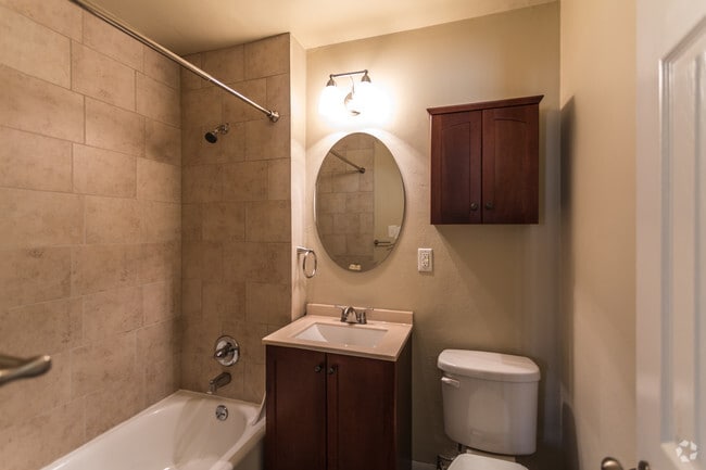 2BR, 1BA - Hilltop Apartments