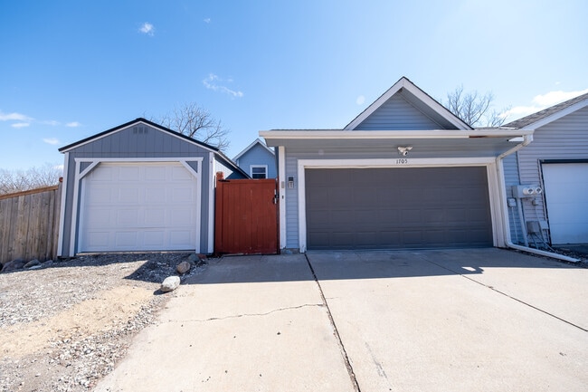 Building Photo - 1705 Slater Ln