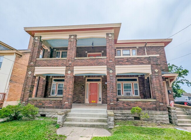 Photo - 89 W McMillan St Unit 1st Floor