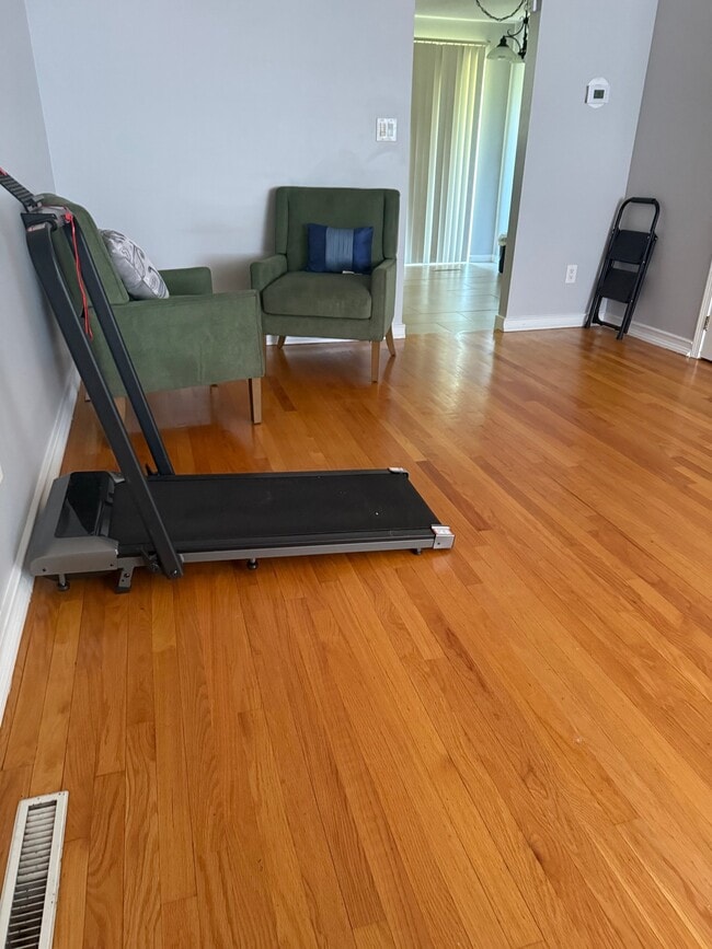 Photo - 1 Farrwood Dr Unit SHORT/Term/3-6 months..(only)