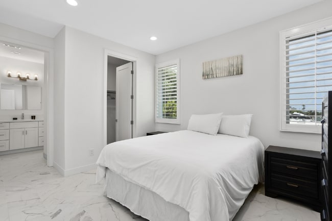 Building Photo - 119 S Rios Ave Rental