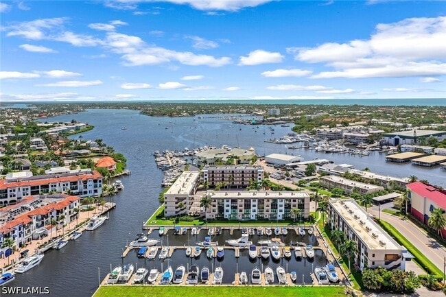 Building Photo - 807 River Point Dr Unit 102D