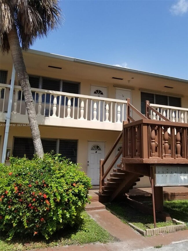 Photo - 280 SW 11th Ave Unidad 18
