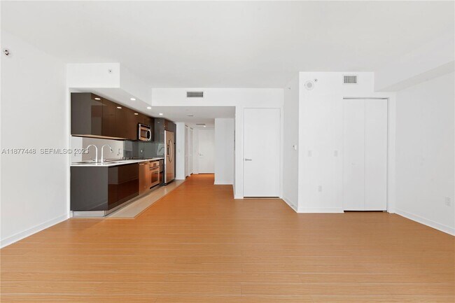 Photo - 31 SE 6th St Unit 705