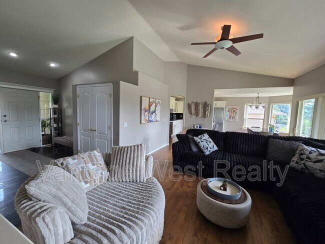 891 Westview Way