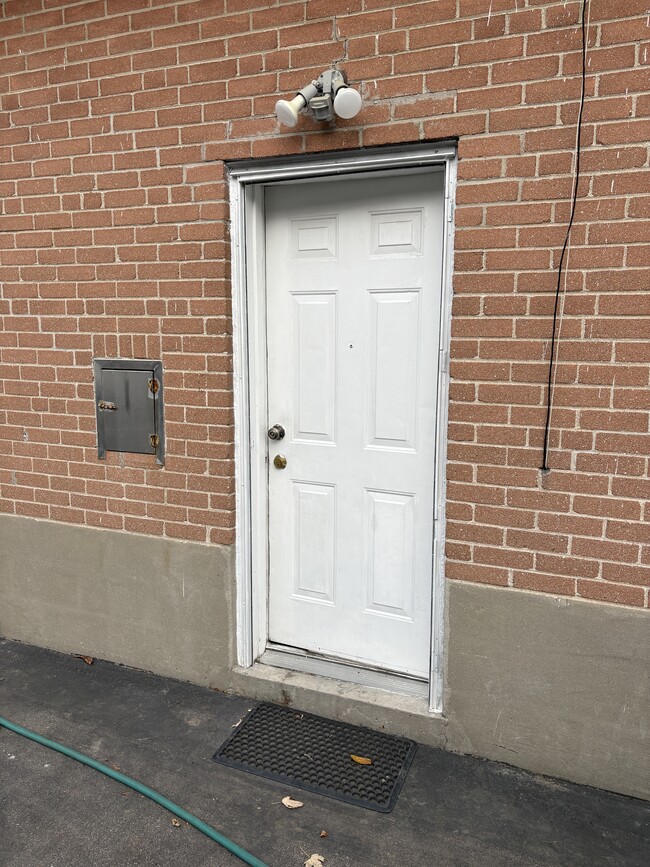 Photo - 219 Pellatt Av