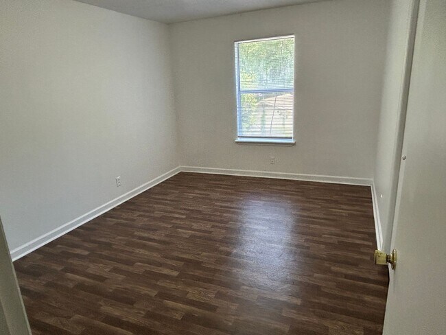 Photo - 711 Frankfort Dr Unit 1