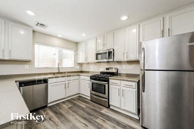 Photo - 809 Chapleton Ct