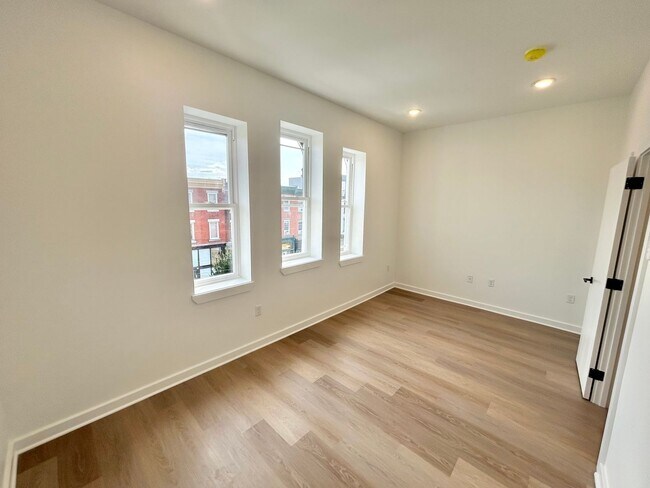 Photo - 2725 W Girard Ave Unidad 2F