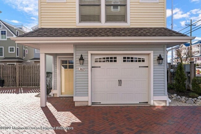 Photo - 369 W 8th St
