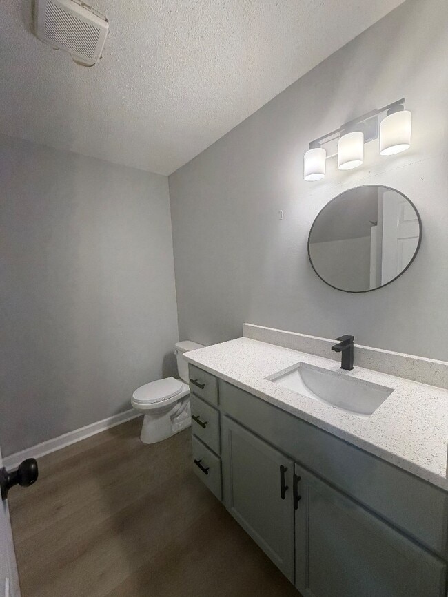 Photo - 1711 Birchwood Dr SE