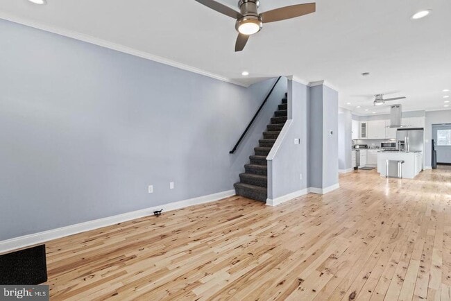 Photo - 260 Roxborough Ave