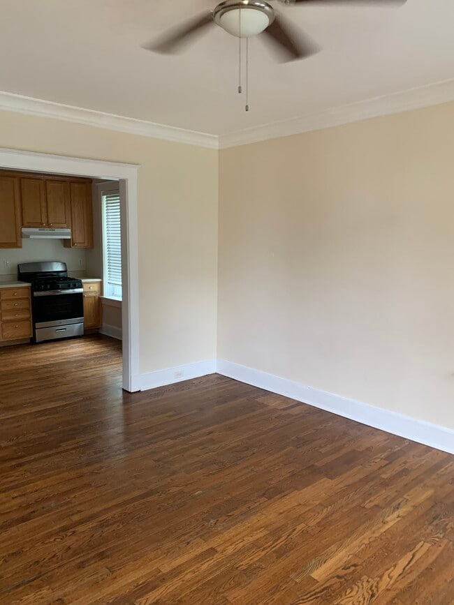 Photo - 5927-5925 Etzel Unit 5925A