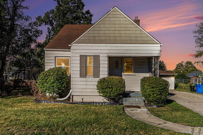 Photo - 22499 Cyman Ave