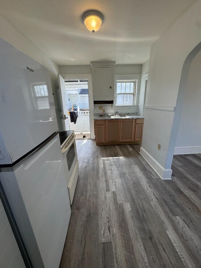 Building Photo - 7 Mulberry St Rental
