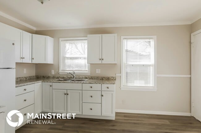 Photo - 6115 W 74th St