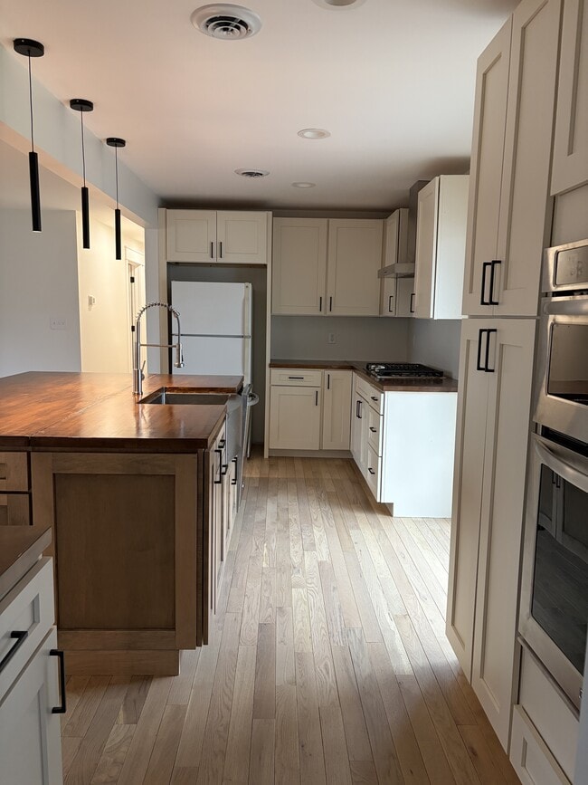 Photo - 7226 Thomas Ave S