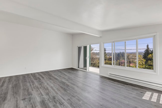 Photo - 10607 Des Moines Memorial Dr S