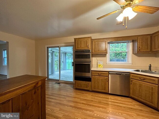 Photo - 7432 Berwick Ct