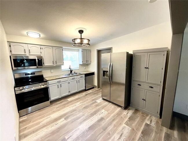 Photo - 1145 7th St N