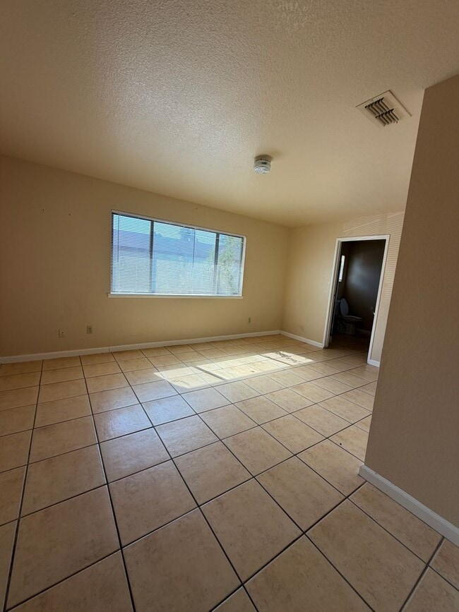 Photo - 3735 Myrtle Ave Unidad 3735 MYRTLE AVENUE