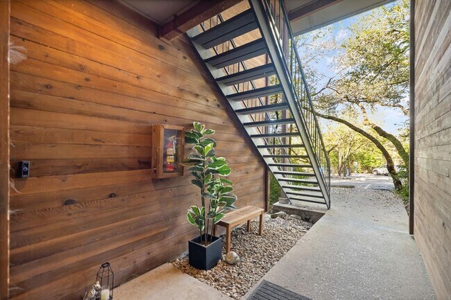 Photo - 4711 Spicewood Springs Rd Unit 2-107