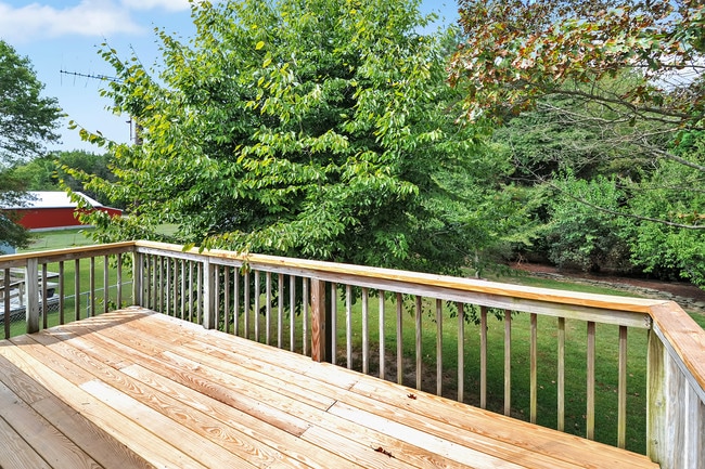 Photo - 1049 Yoder Dr