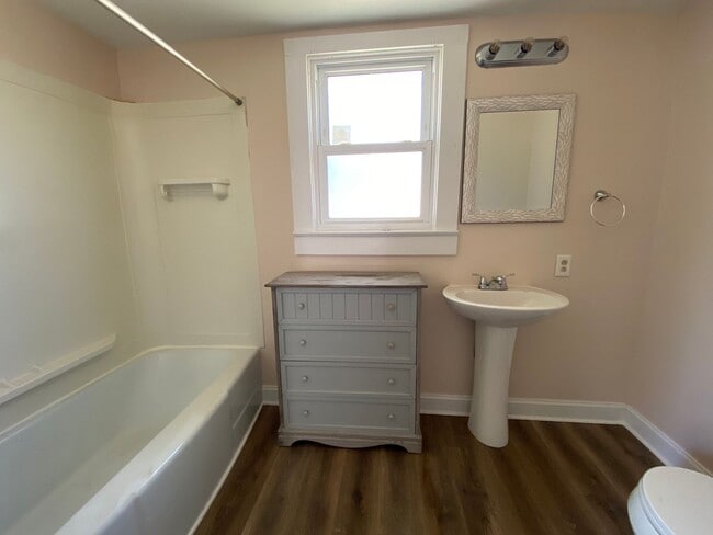 Photo - 130 Oak St