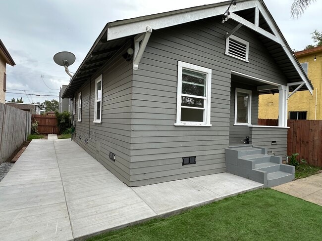 Photo - 552 Brooks Ave