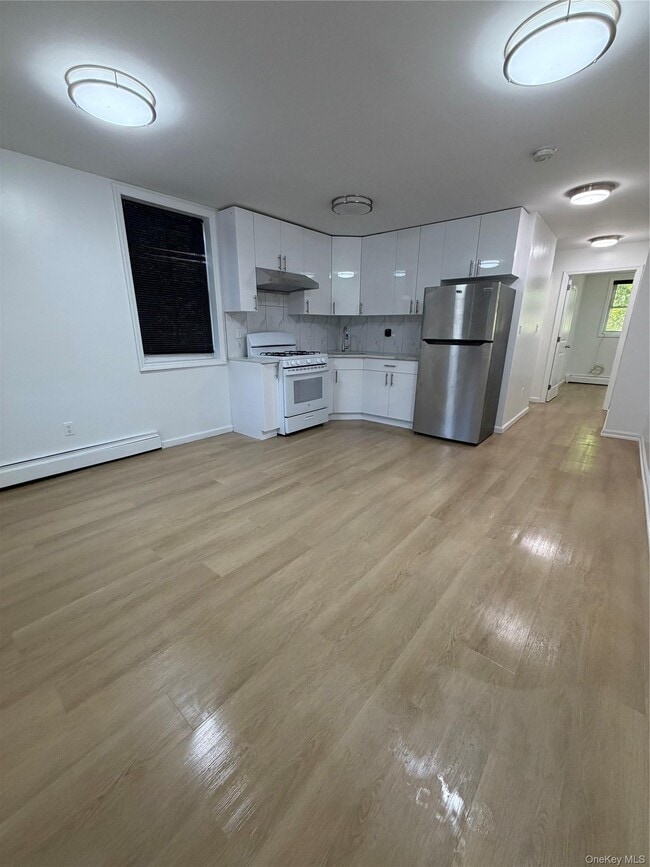 2067 Van Hoesen Ave Unit 1 FL
