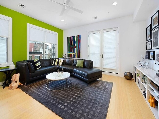 Building Photo - 511 Madison St Unit 303