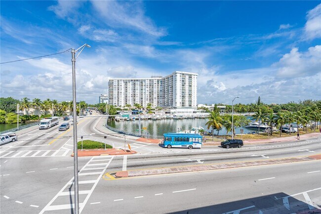 Photo - 4101 Indian Creek Dr Unit 301