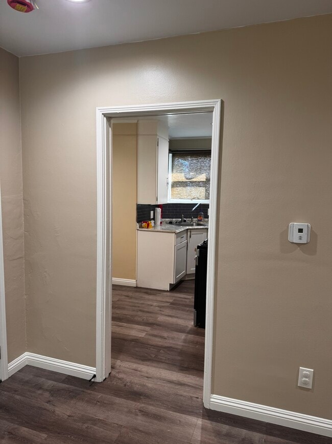 Living room to kitchen - 725 N Mariposa St