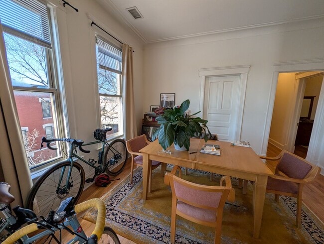 Photo - Spacious and renovated 3 BR in Wicker Park with great vintage touches! Unit 2158N-3N