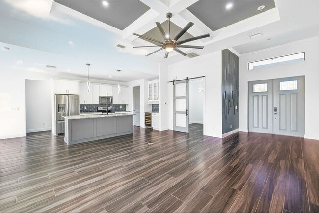 Photo - 332 SW 26th St