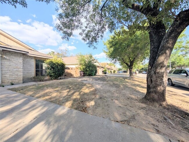 Photo - 2014 Redwing Way