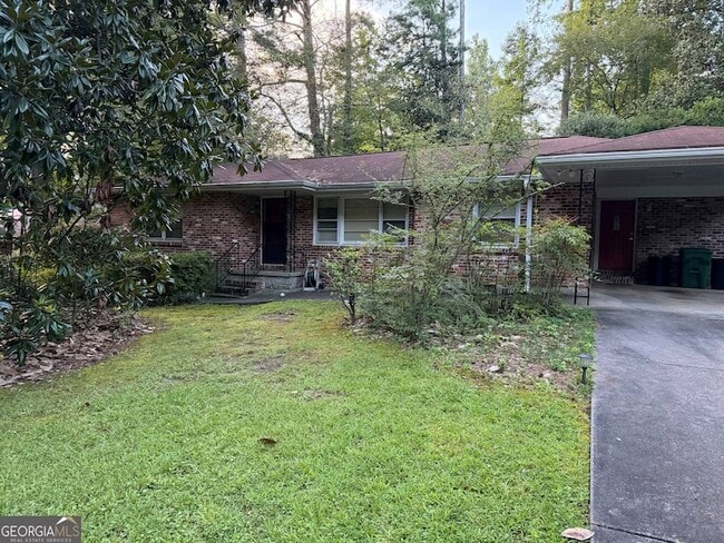 Building Photo - 2022 Woodbine Terrace NE