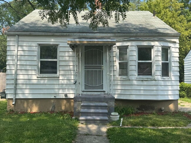 Building Photo - 18941 Elkhart St Rental