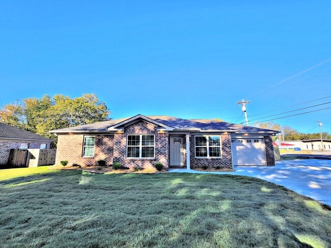 Photo - House for Rent - Hartselle - Brand New