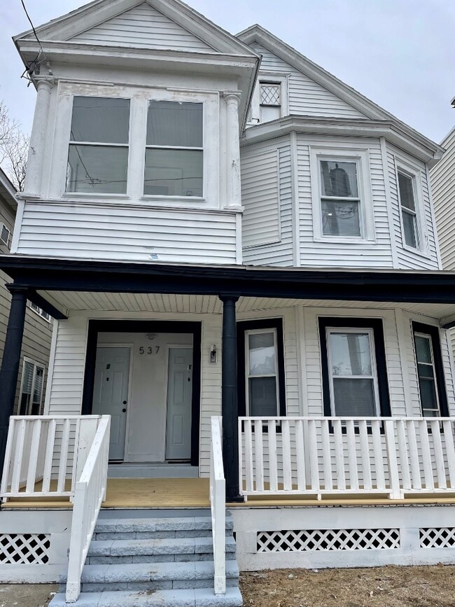 Building Photo - 537 Washington Ave Rental
