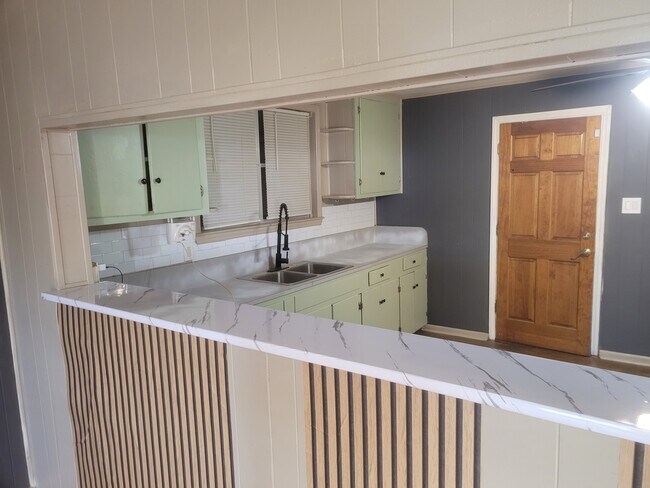 Photo - 536 Devine St