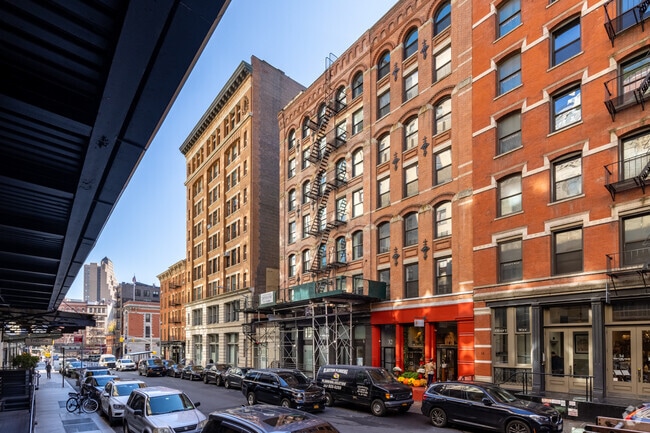 Photo - 28 N Moore St