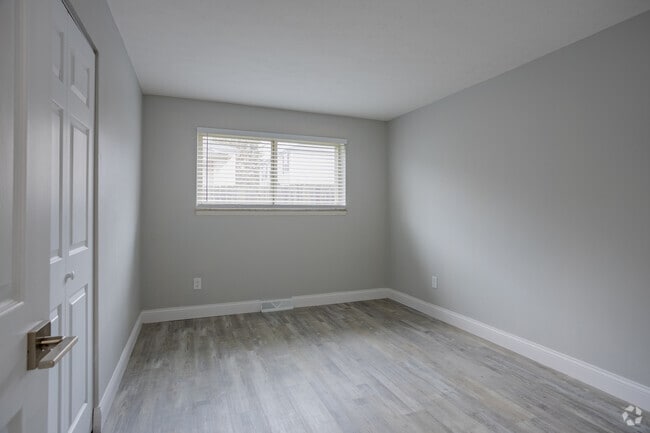 2BD, 1 BA - 950SF