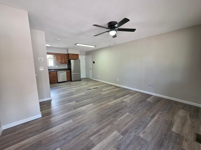 4320 Dewey Dr