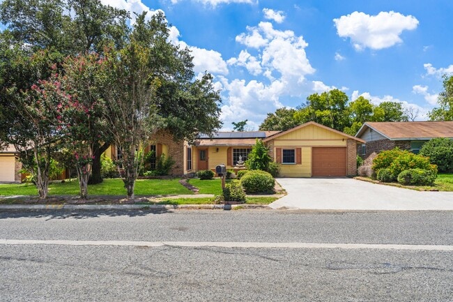 Building Photo - 12803 El Sendero St Rental