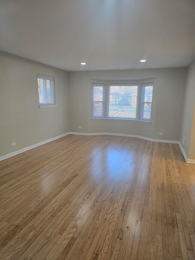 Photo - 4116 W 109th St Unidad 1